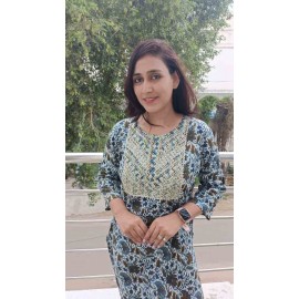 Hevi reyon kurti with pant
